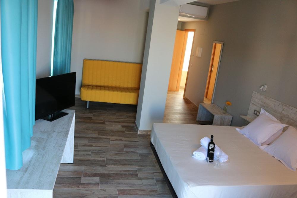 Te Mana Hotel Торребланка Екстер'єр фото